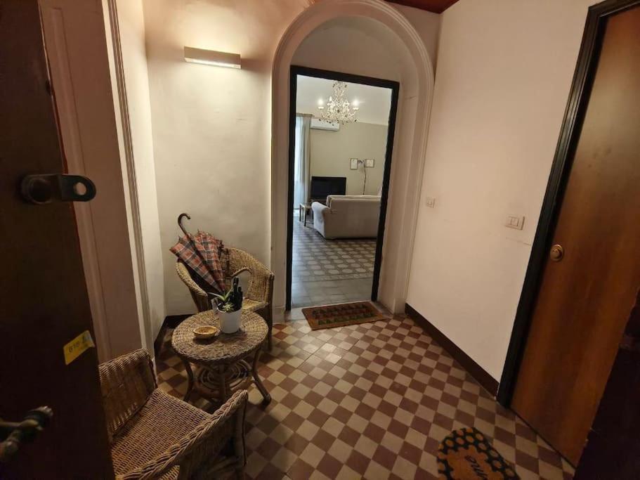 Retroetnea - Appartamento In Centro Storico - Con Camere Comunicanti CTA Exterior photo