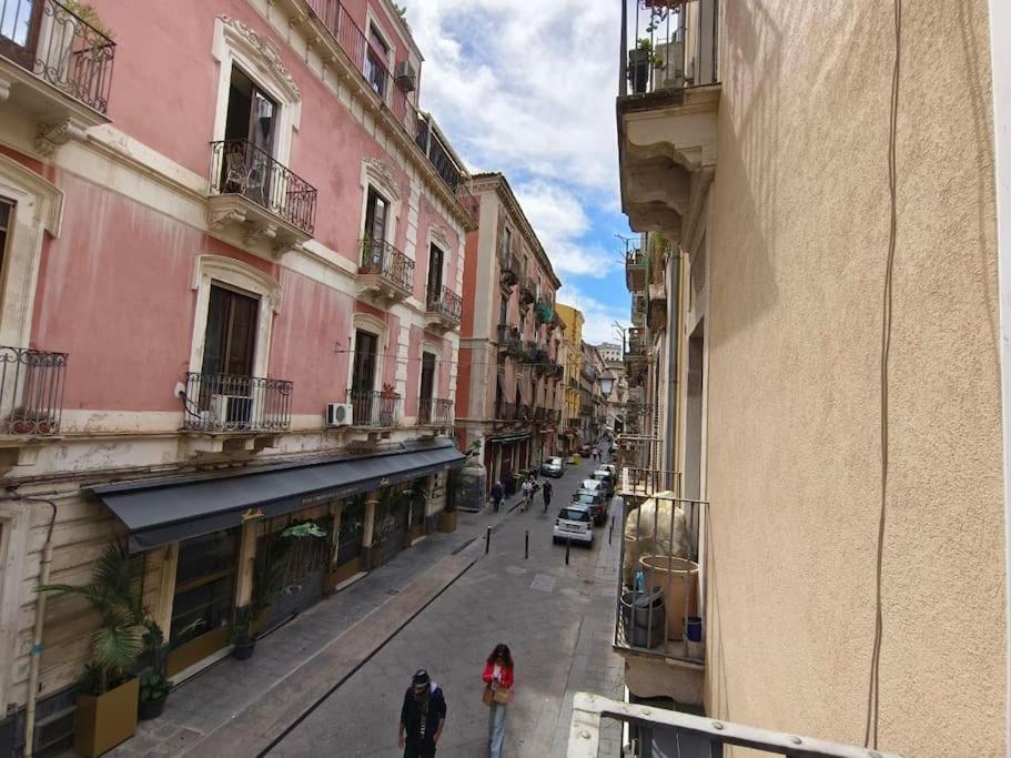 Retroetnea - Appartamento In Centro Storico - Con Camere Comunicanti CTA Exterior photo